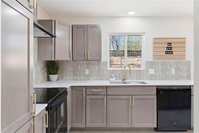 24 Tamworth Circle, Bella Vista, AR 72715