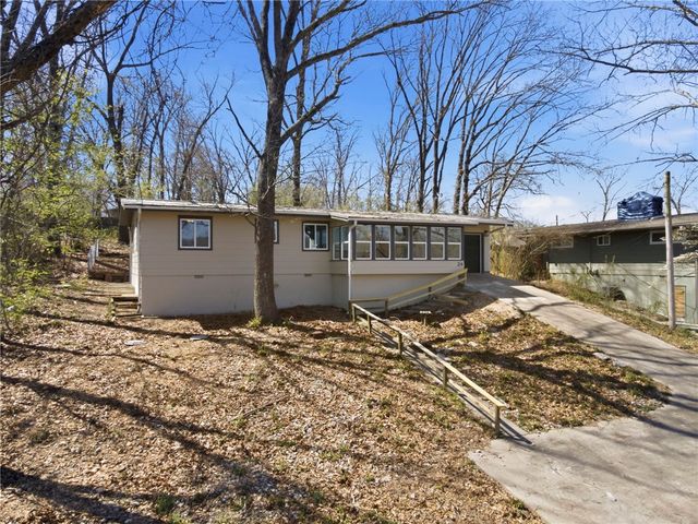 24 Tamworth Circle, Bella Vista, AR 72715