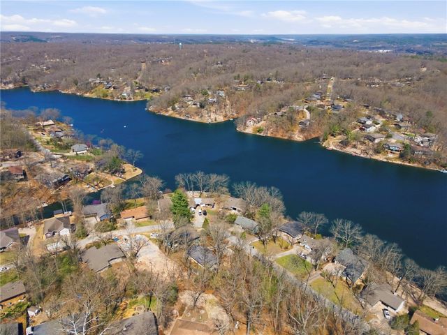 24 Tamworth Circle, Bella Vista, AR 72715
