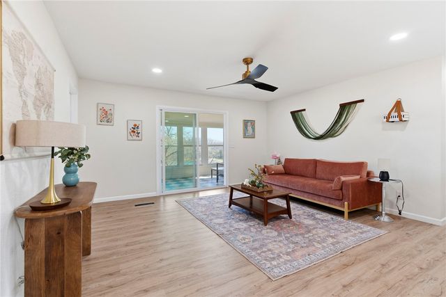 24 Tamworth Circle, Bella Vista, AR 72715