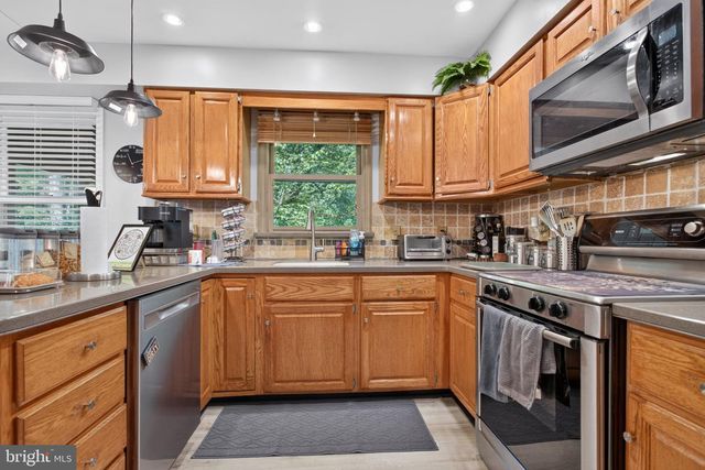 4 SEABURY, Downingtown, PA 19335
