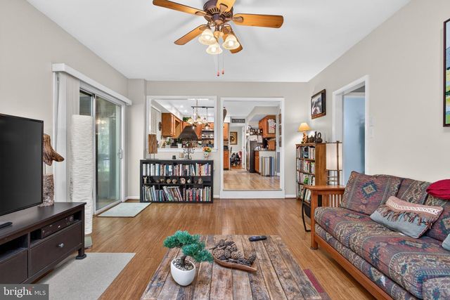 4 SEABURY, Downingtown, PA 19335