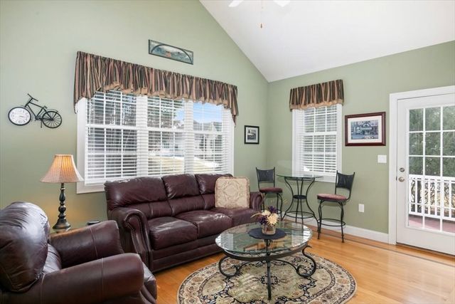 18 Stone Castle 76, Methuen, MA 01844