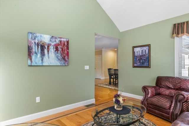 18 Stone Castle 76, Methuen, MA 01844