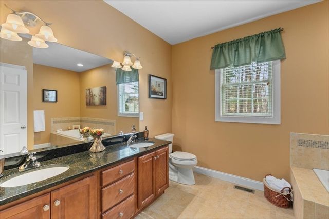 18 Stone Castle 76, Methuen, MA 01844