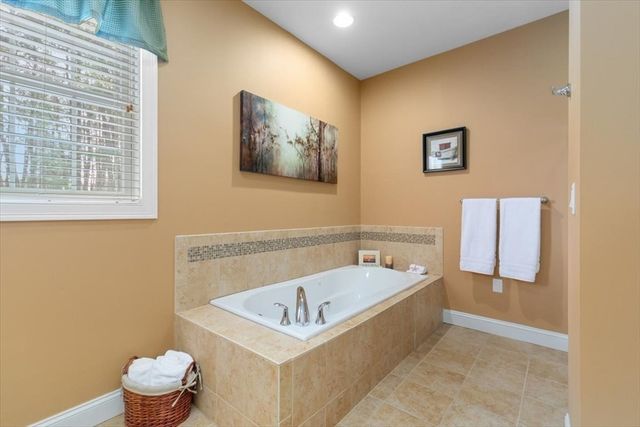 18 Stone Castle 76, Methuen, MA 01844