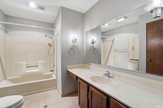 12727 S Us Highway 27 Highway, Fort Wayne, IN 46816