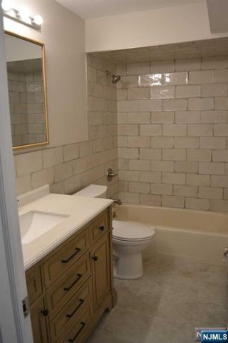 33 Henry Place B4, Hackensack, NJ 07601