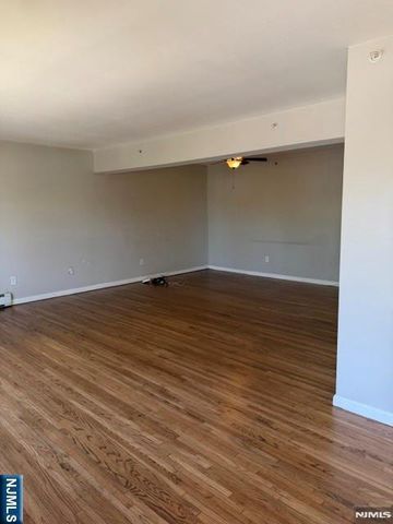 33 Henry Place B4, Hackensack, NJ 07601