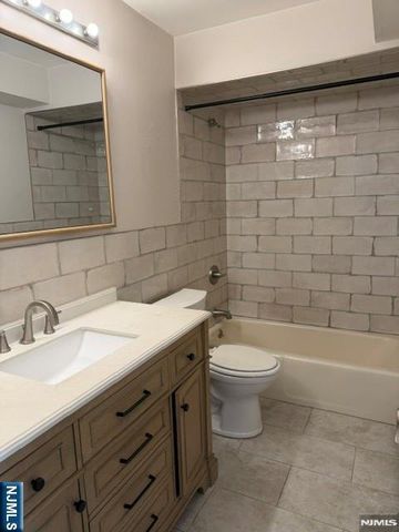 33 Henry Place B4, Hackensack, NJ 07601