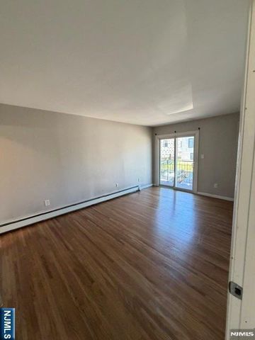 33 Henry Place B4, Hackensack, NJ 07601