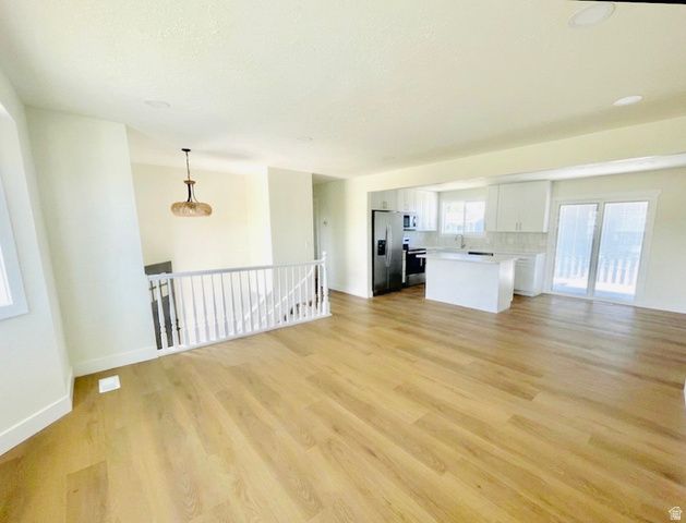 5906 W PLUMBAGO AVE, Kearns, UT 84118