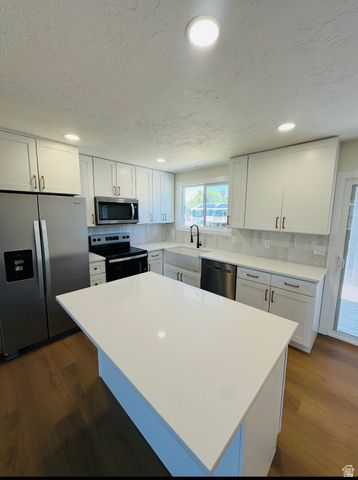 5906 W PLUMBAGO AVE, Kearns, UT 84118