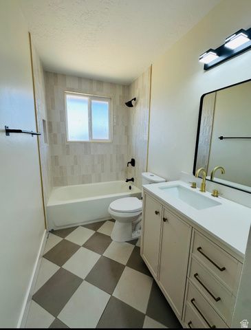 5906 W PLUMBAGO AVE, Kearns, UT 84118