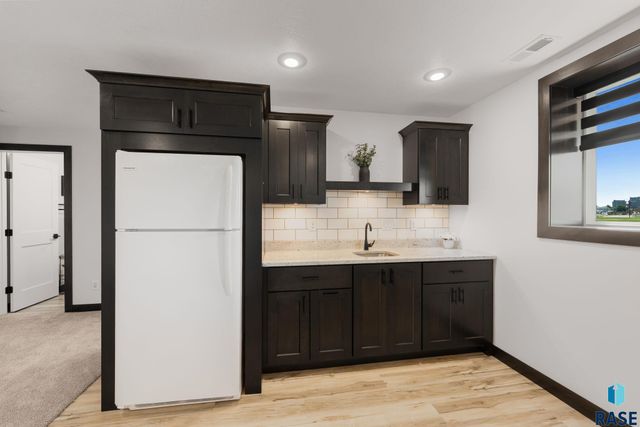 113 Central Park Ct Court, Harrisburg, SD 57032