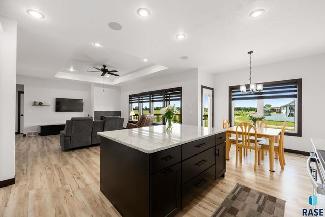 113 Central Park Ct Court, Harrisburg, SD 57032