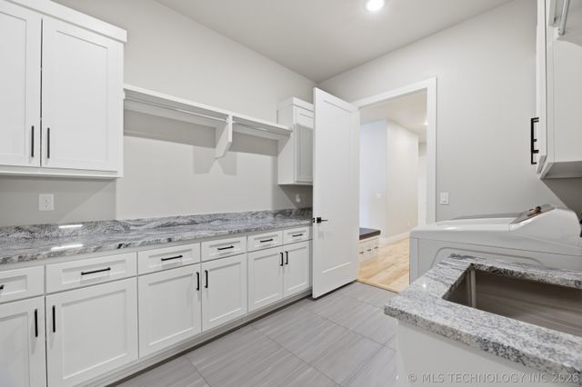 16924 S 31st East Avenue, Mounds, OK 74047