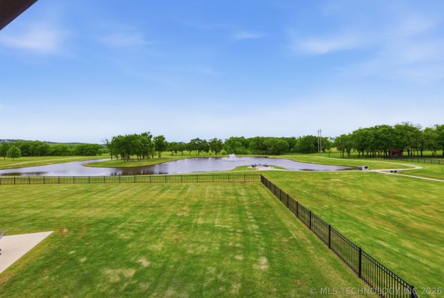 16924 S 31st East Avenue, Mounds, OK 74047