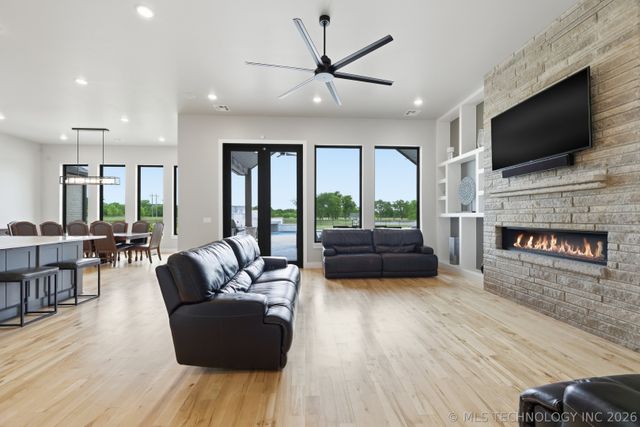 16924 S 31st East Avenue, Mounds, OK 74047
