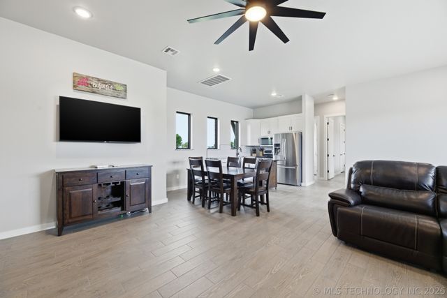 16924 S 31st East Avenue, Mounds, OK 74047