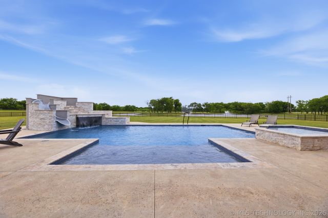 16924 S 31st East Avenue, Mounds, OK 74047