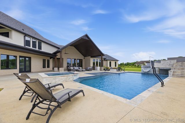 16924 S 31st East Avenue, Mounds, OK 74047
