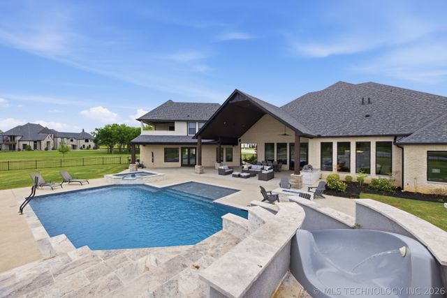 16924 S 31st East Avenue, Mounds, OK 74047