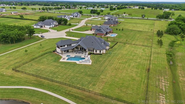 16924 S 31st East Avenue, Mounds, OK 74047