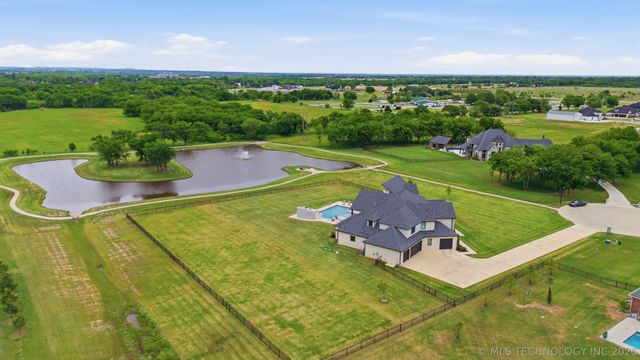16924 S 31st East Avenue, Mounds, OK 74047