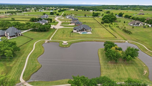 16924 S 31st East Avenue, Mounds, OK 74047