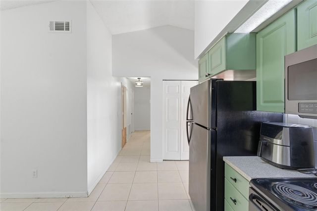 821 PINE STREET, Tarpon Springs, FL 34689