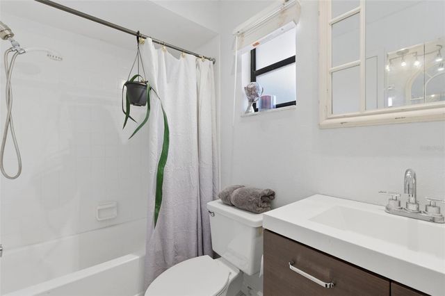 821 PINE STREET, Tarpon Springs, FL 34689