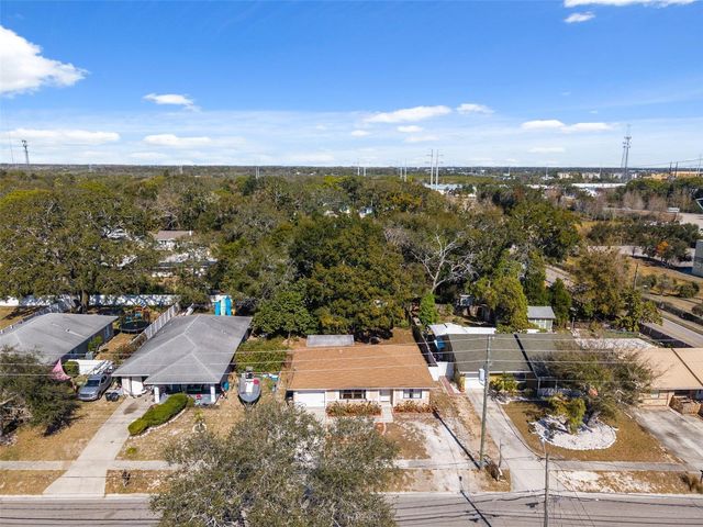 821 PINE STREET, Tarpon Springs, FL 34689