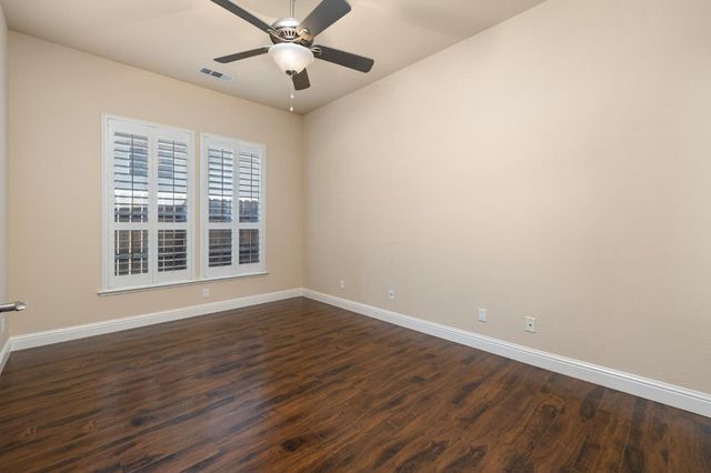851 E Mill Creek Drive, Fresno, CA 93720