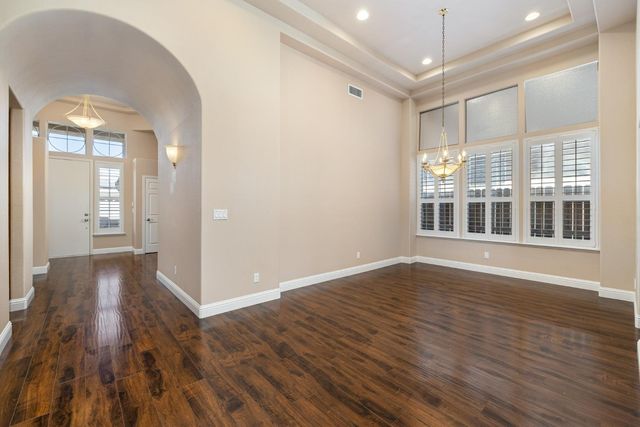 851 E Mill Creek Drive, Fresno, CA 93720