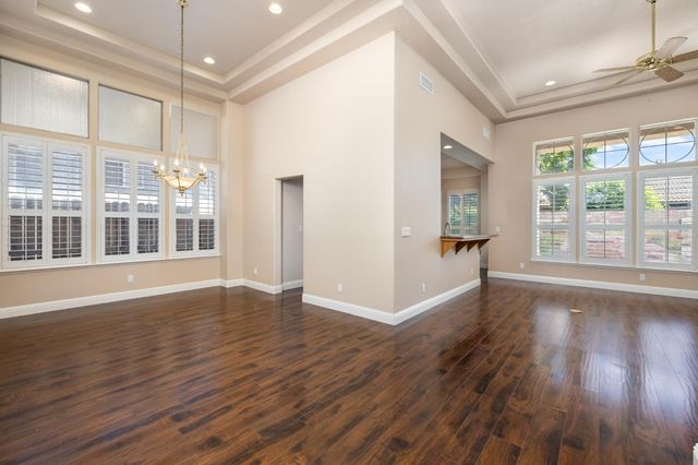 851 E Mill Creek Drive, Fresno, CA 93720