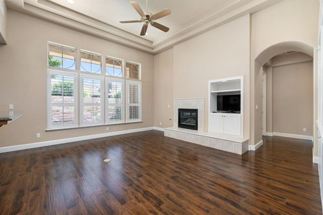 851 E Mill Creek Drive, Fresno, CA 93720