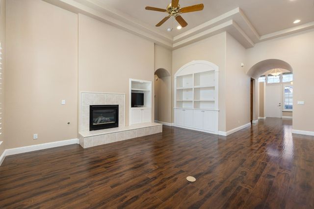 851 E Mill Creek Drive, Fresno, CA 93720