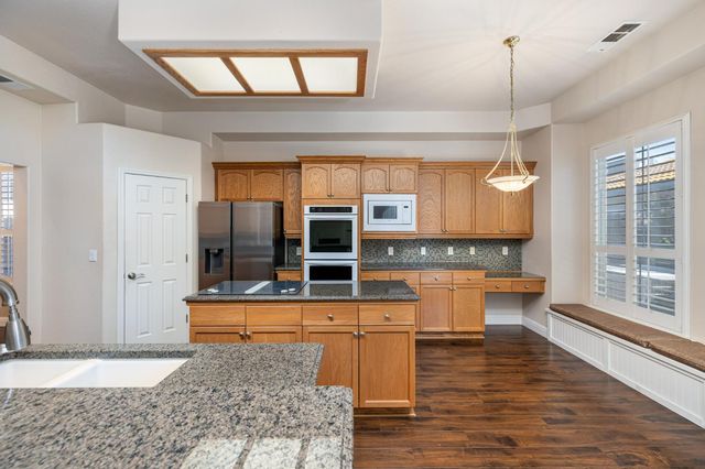 851 E Mill Creek Drive, Fresno, CA 93720