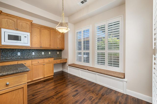 851 E Mill Creek Drive, Fresno, CA 93720