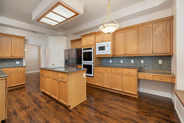 851 E Mill Creek Drive, Fresno, CA 93720