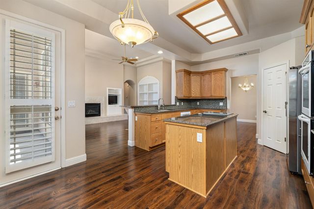 851 E Mill Creek Drive, Fresno, CA 93720
