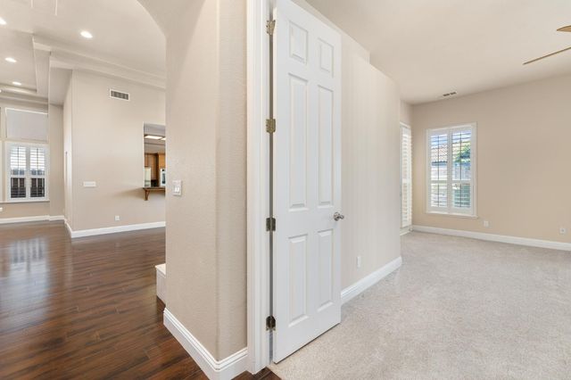 851 E Mill Creek Drive, Fresno, CA 93720