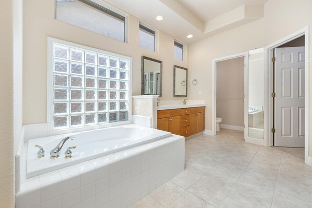851 E Mill Creek Drive, Fresno, CA 93720