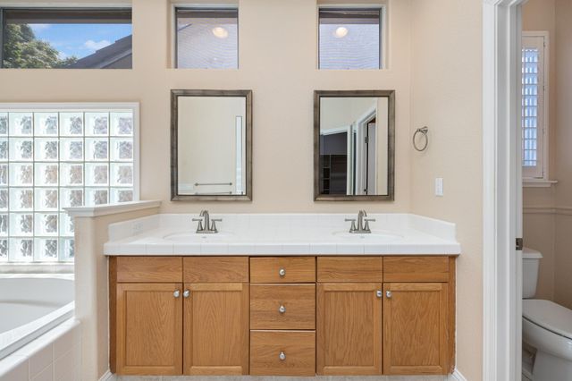 851 E Mill Creek Drive, Fresno, CA 93720