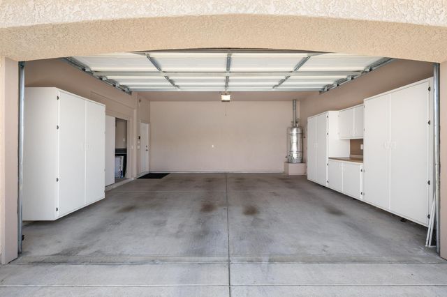 851 E Mill Creek Drive, Fresno, CA 93720