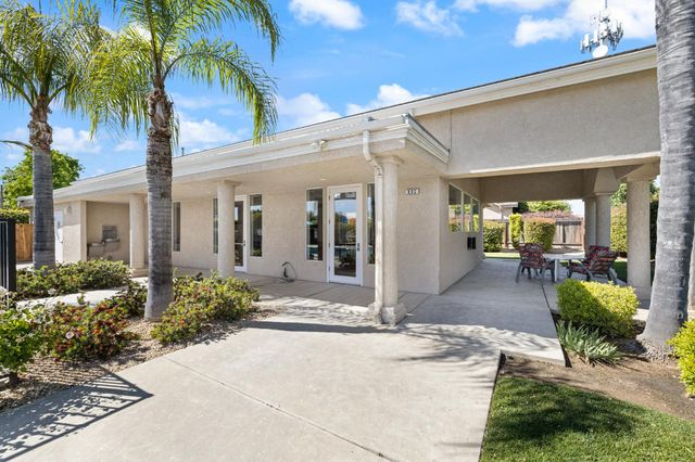 851 E Mill Creek Drive, Fresno, CA 93720