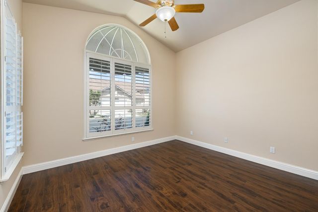 851 E Mill Creek Drive, Fresno, CA 93720