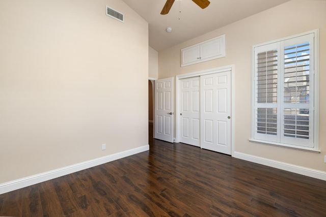 851 E Mill Creek Drive, Fresno, CA 93720