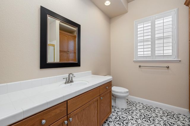 851 E Mill Creek Drive, Fresno, CA 93720